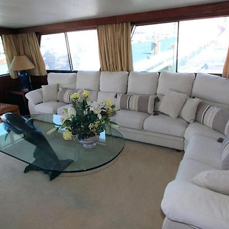 Hotel Yacht Our Alissa Sant Adria de Besos Dış mekan fotoğraf