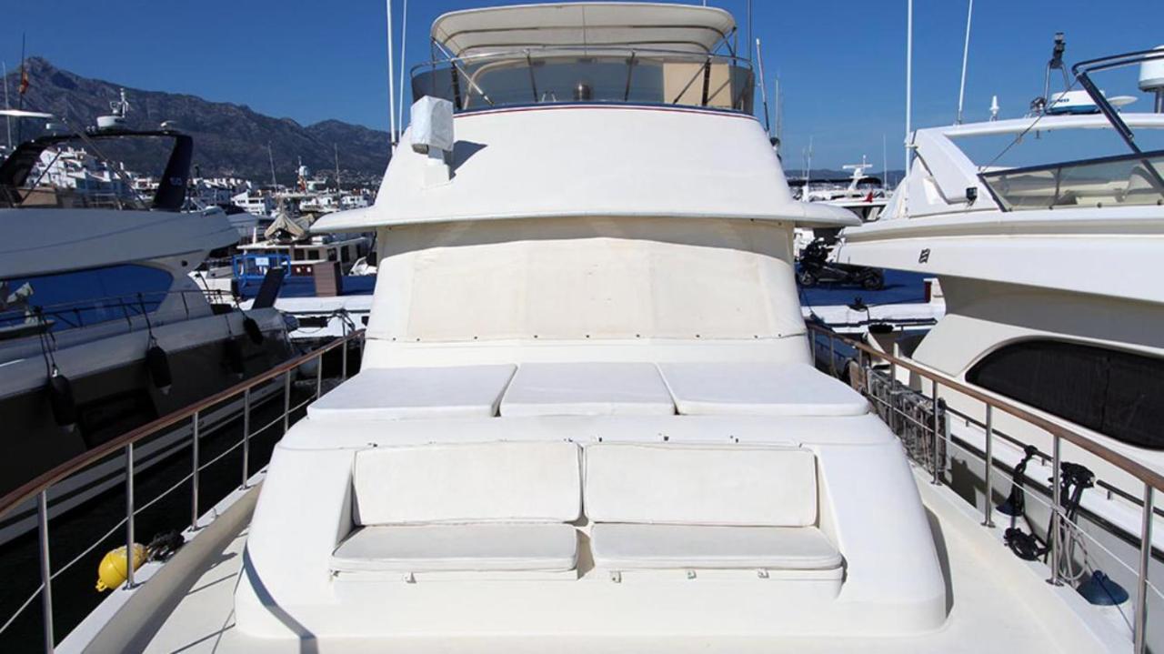 Hotel Yacht Our Alissa Sant Adria de Besos Dış mekan fotoğraf