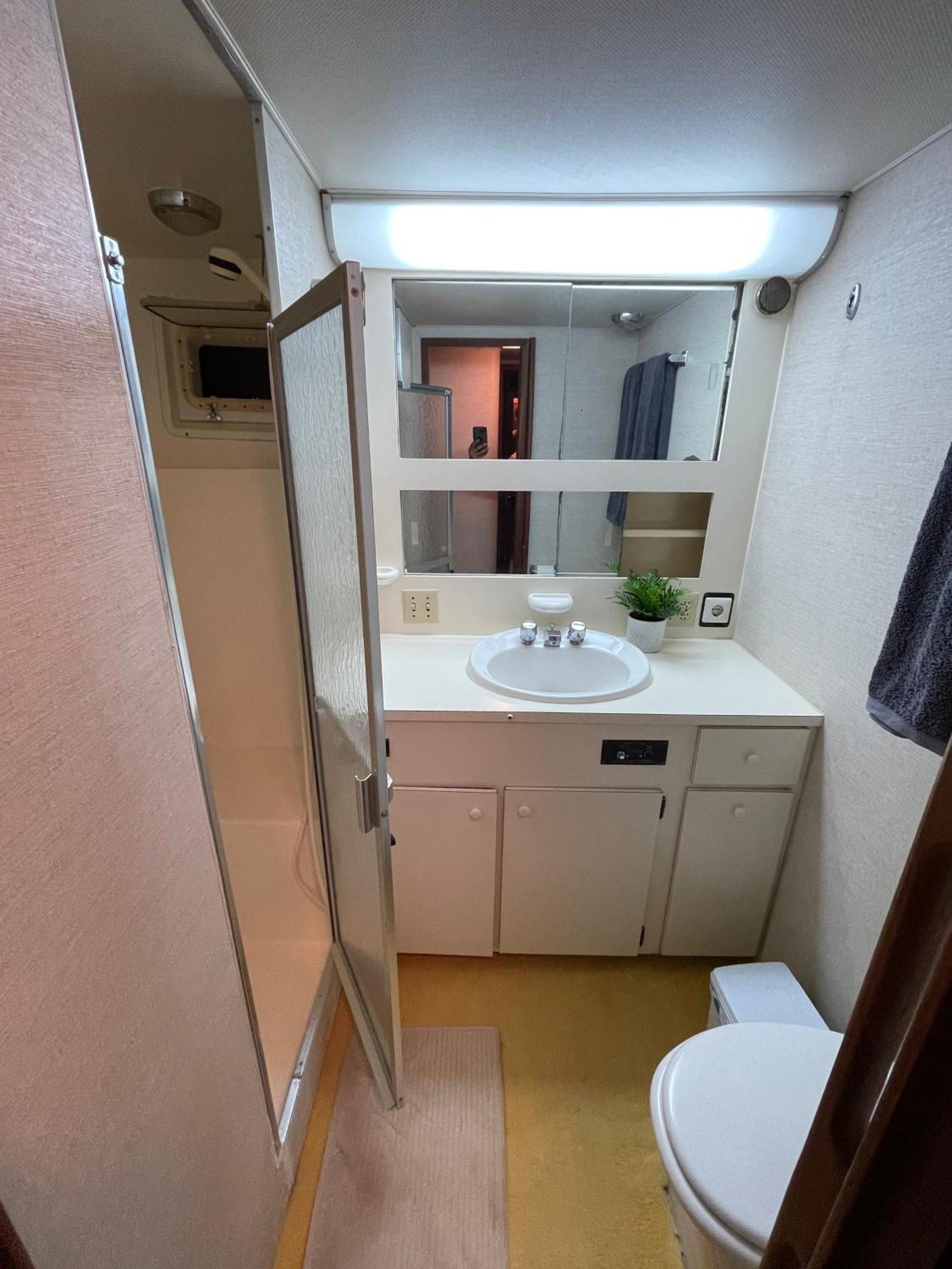 Hotel Yacht Our Alissa Sant Adria de Besos Dış mekan fotoğraf