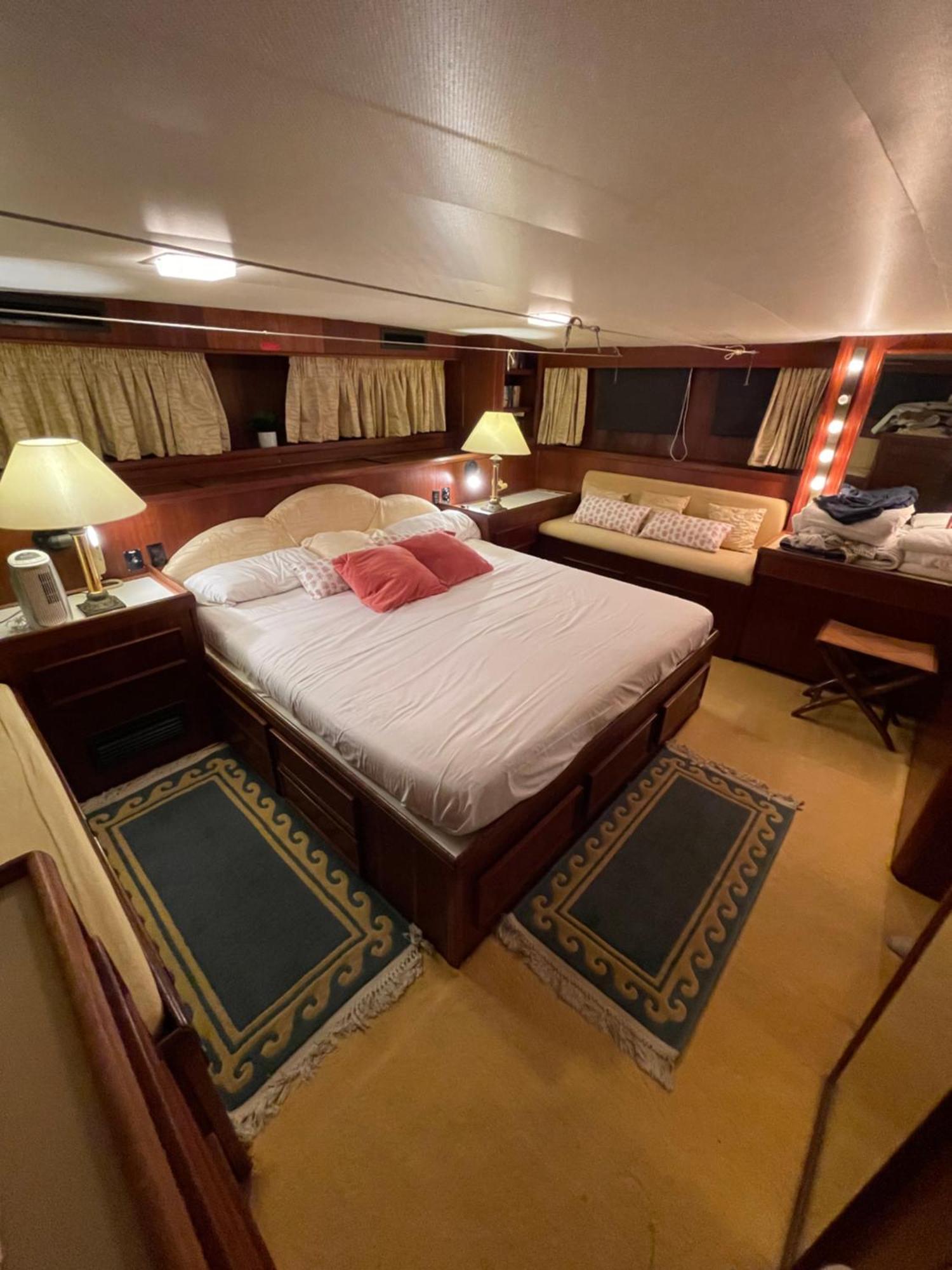 Hotel Yacht Our Alissa Sant Adria de Besos Dış mekan fotoğraf